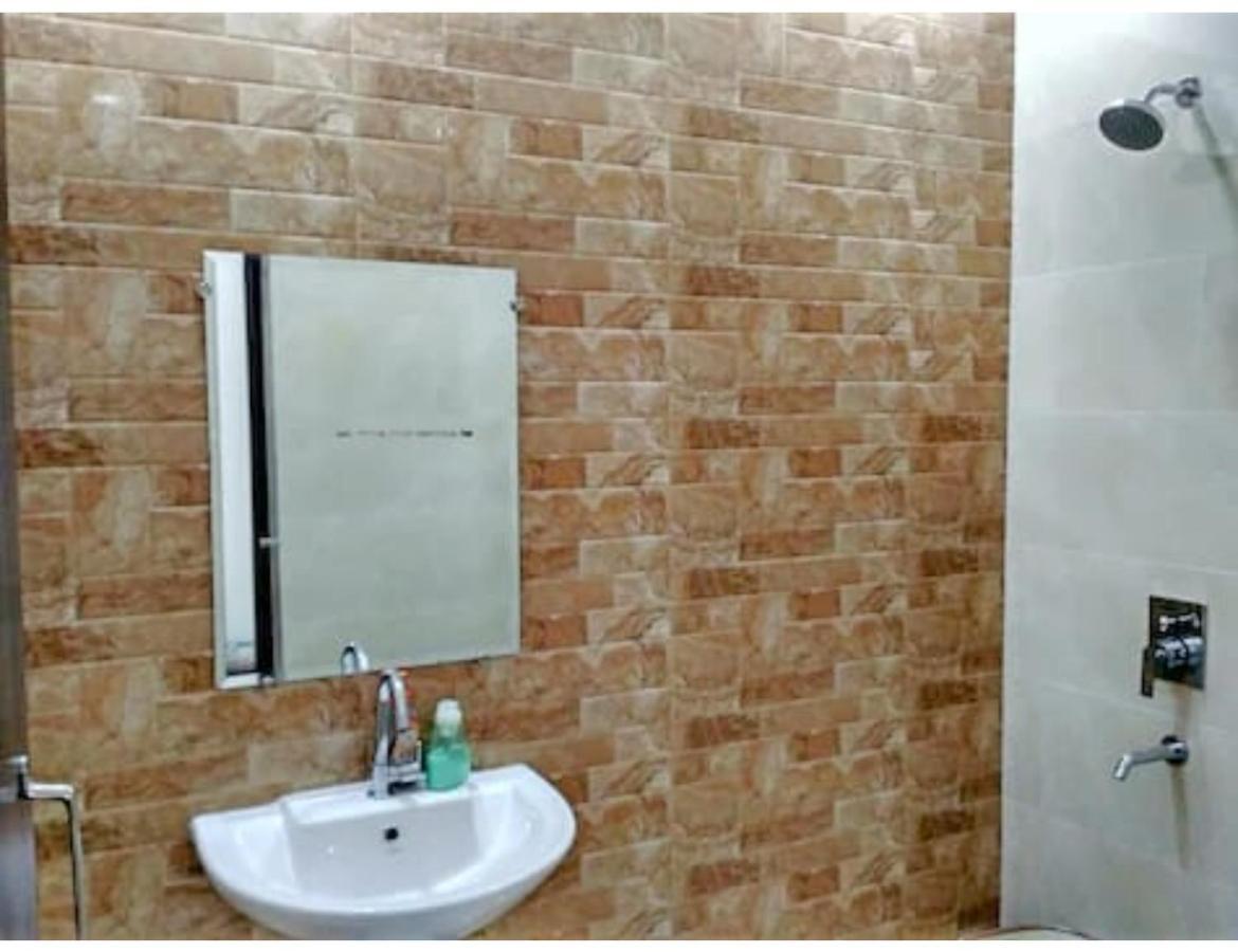 Hotel Basera Guest House, Saharanpur Zewnętrze zdjęcie